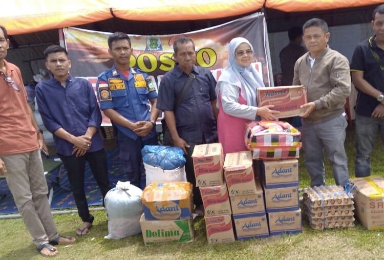 Korban Kebakaran di Simeulue Tengah Terima Bantuan Sosial