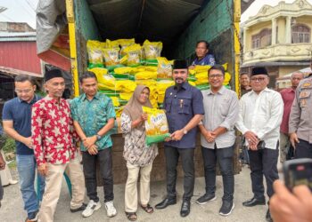 Bupati Al- Farlaky Gelar Operasi Beras Murah